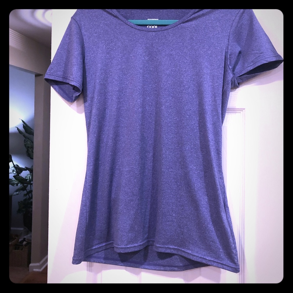 32 Degrees Short Sleeve Athletic Top. Never Worn.